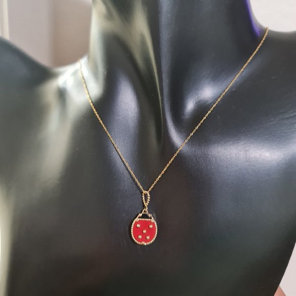 Beautiful necklace with designer inspired pendant - Picture 3 of 15